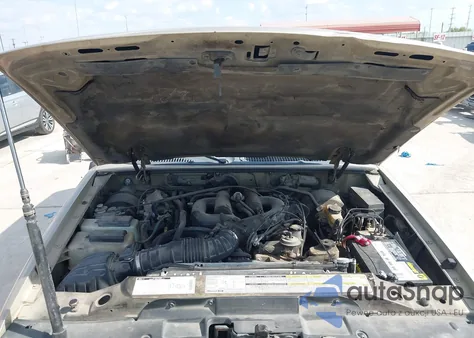 2000 Ford Explorer Sport z USA, uszkodzony, nr VIN 1FMYU60E4YUB05579